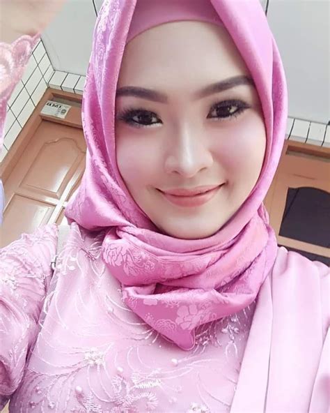 Pin Oleh Mohd Sahidin Di Hijab Di 2021 Gaya Hijab Wanita Cantik Wanita
