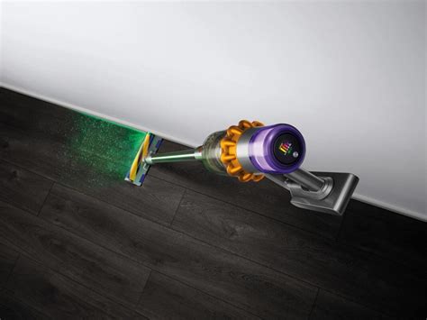dyson launches  vacuum technologies  canada  launching successful canadian retail