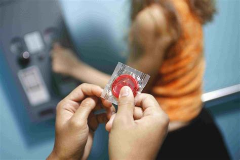 how to use a condom 9 steps for safety