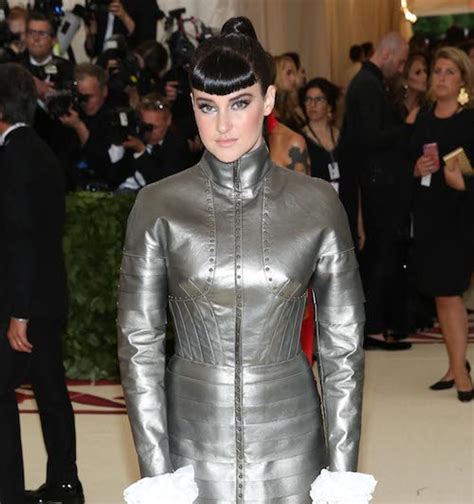 Dlisted Zendaya Gave You High Fashion Joan Of Arc At The