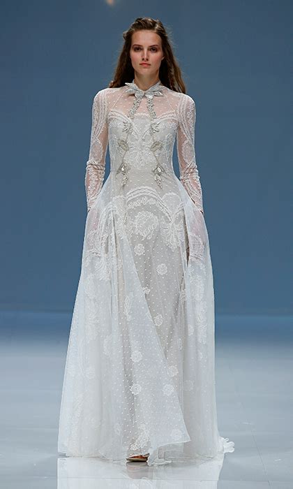 Barcelona Bridal Week Long Sleeved Wedding Dresses Like Kate Middleton