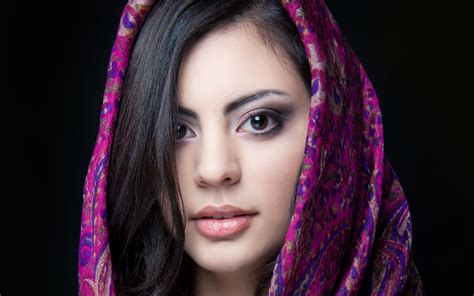 beautiful indian girl brown eyes face scarf wallpaper