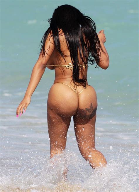 porn star moriah mills showed big ass and tits in bikini scandal planet