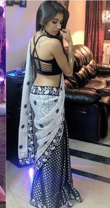 pin  gsuthar  backless saree   beautiful women beautiful blouses dehati girl photo