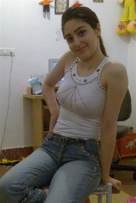 amazing picutures collection college girl wearing jeans