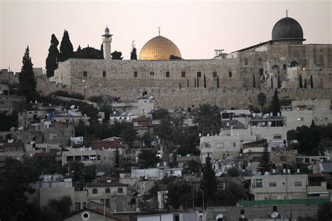 jerusalem  injured  suspected terrorist attack  ammunition hill light train station