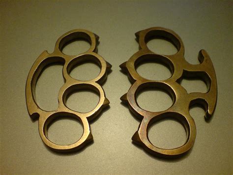 weaponcollector s knuckle duster and weapon blog handmade brass knuckle duster