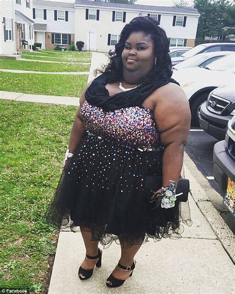 overweight teen cyberbullied about ugly prom pictures sent messages of support daily mail online