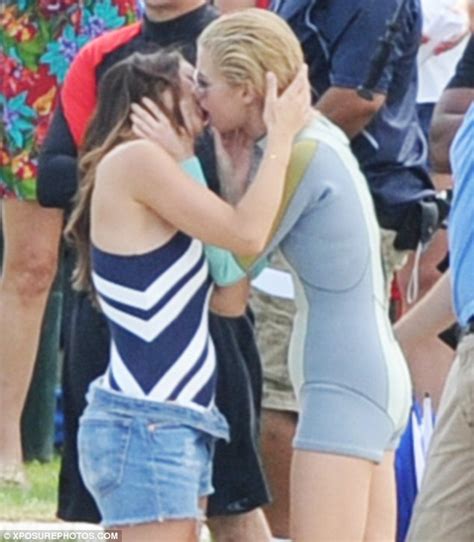charlie s angels actress minka kelly shares girl on girl kiss with