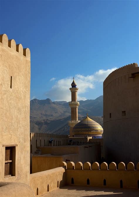 nizwa fort  mosque oman  nizwa fort   massive  flickr