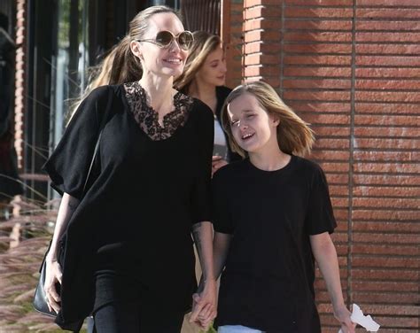 angelina jolie      school shopping session  daughter vivienne  pics