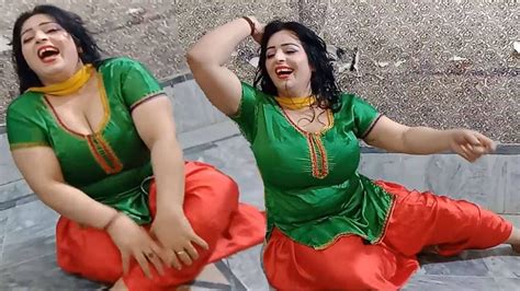 Pakistani Busty Aunty Mujra Dance Punjabi Stage Mujray 2023 Youtube
