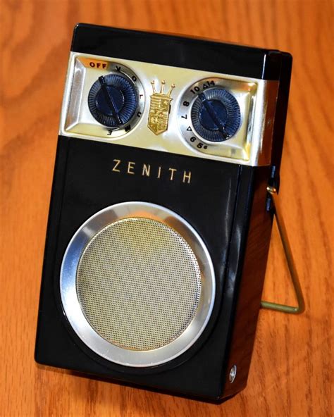 vintage zenith royal  transistor radio chassis xtz  chassis version metal hand