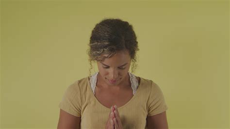 woman bowing head  pray filmpac