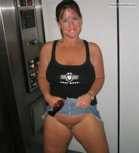 chubby wife in elevator milf flashing pics no panties pics pussy flash pics upskirt pics from