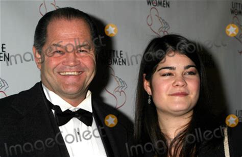 pictures micky dolenz   daughter arriving   opening night
