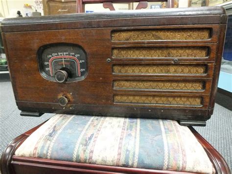 antique battery tube radio