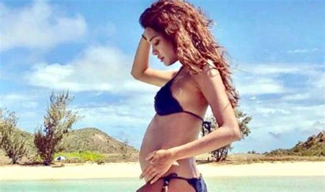 Lisa Haydon Has Announced Her Pregnancy Shows Off Her