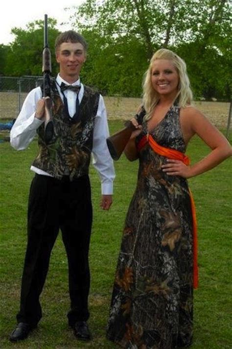 19 of the worst prom outfits you will ever see