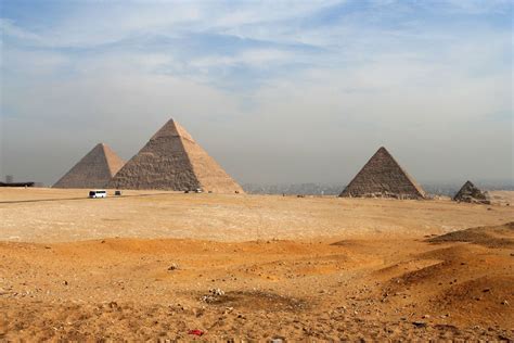 The Pyramids Of Giza Pictures Photos And Facts Cairo