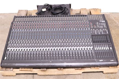 mackie   bus audio mixing console  power supply premier