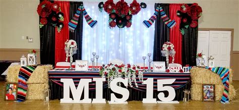 Pin By Connie Ramirez On Fiesta 15 Años Quinceanera Decorations
