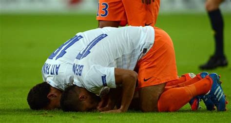 france   stop muslim footballers  praying  pitch daily