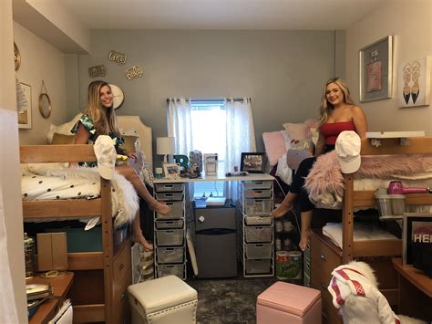 20 Cool College Dorm Rooms Decoomo