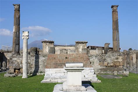 Ancient City Of Pompeii Italy Cluelessinlondon