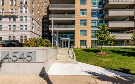 updated stylish cwe condo   contemporary  lindell  lindell