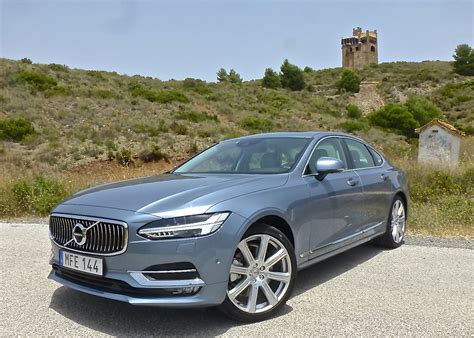 volvo   instantly elite sedan newstalk    fm kdal