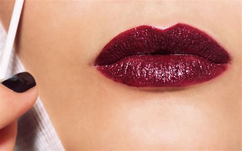 dark red lips lips photo  fanpop