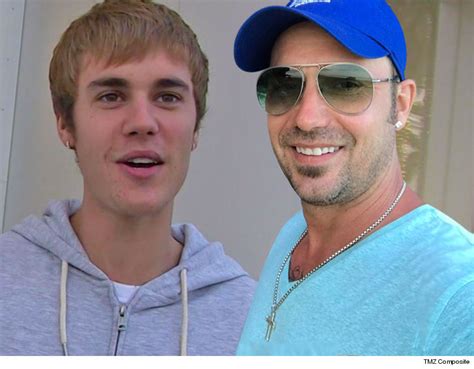 Justin Bieber S Dad Flies To L A For Quality Time On Heels Of Major