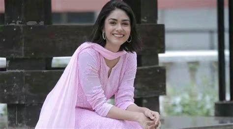 Mrunal Thakur To Share Screen Space With Shahid Kapoor In Jersey Remake