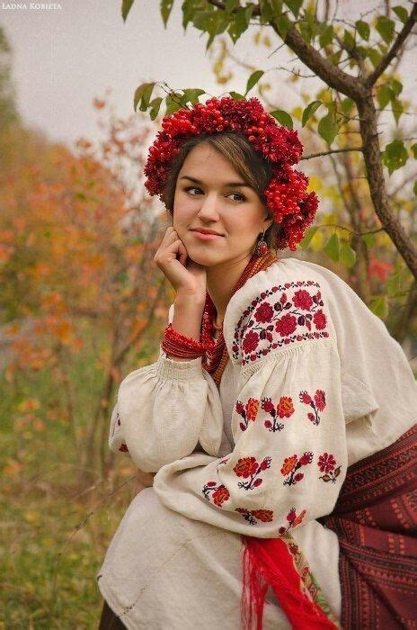pin by catherine on alarusse folk fashion traditional outfits ukraine