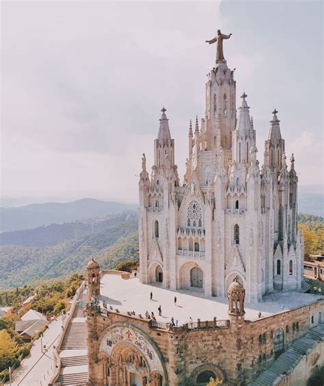 spain tours  barcelona  spanish itineraries