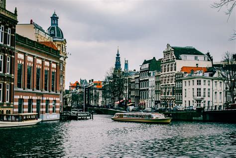 travelling   netherlands  awesome dutch cities  towns  visit