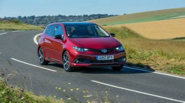 toyota auris hybrid mk buying guide drivingelectric