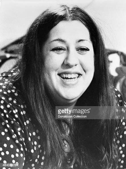 Singer Cass Elliot Poses For A Portrait Circa 1970 Photo By Getty