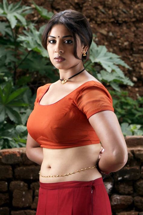 desi mallu aunty tight blouse cleavage images in hd