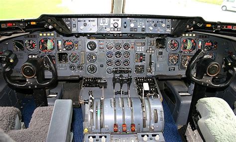 Mcdonnell Douglas Dc 10 Cockpit View Flight Deck Aircraft Interiors