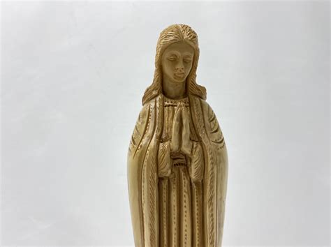 Virgin Mary Praying Statue Bethlehem Wood Carving