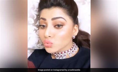 urvashi rautela video on valentines day goes viral वैलेंटाइन डे पर