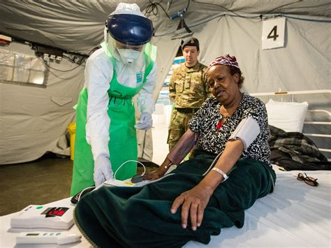 ebola outbreak britain sending 750 soldiers and medics to western