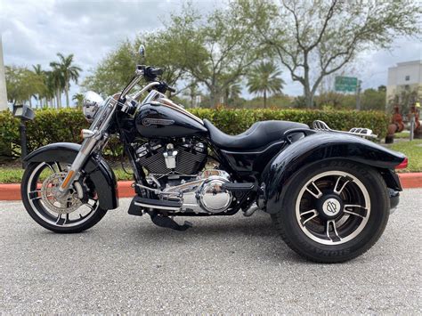 pre owned  harley davidson trike freewheeler flrt trike  west palm beach  palm