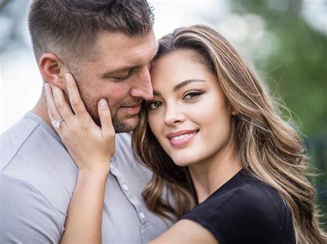 Looks Like Tim Tebow Has Finally Had The Sex Blogs
