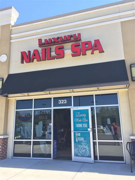 luxury nails spa