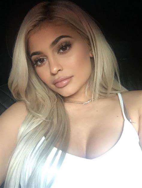 kylie jenner sizzles in mind blowing underwear snap