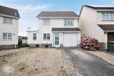 4 Bed Detached House For Sale In Holland Close Bickington Barnstaple