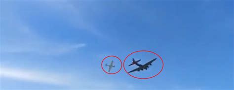 chilling video captures moment  wwii era planes collide midair  dallas airshow killing